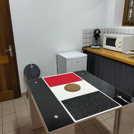 Studio Confortable Proche Des Sites Touristiques Issendolus Kültér fotó